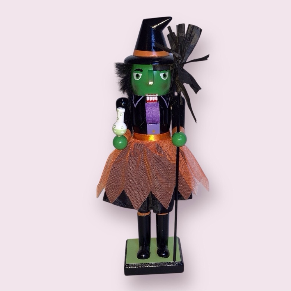 Halloween Witch Nutcracker New